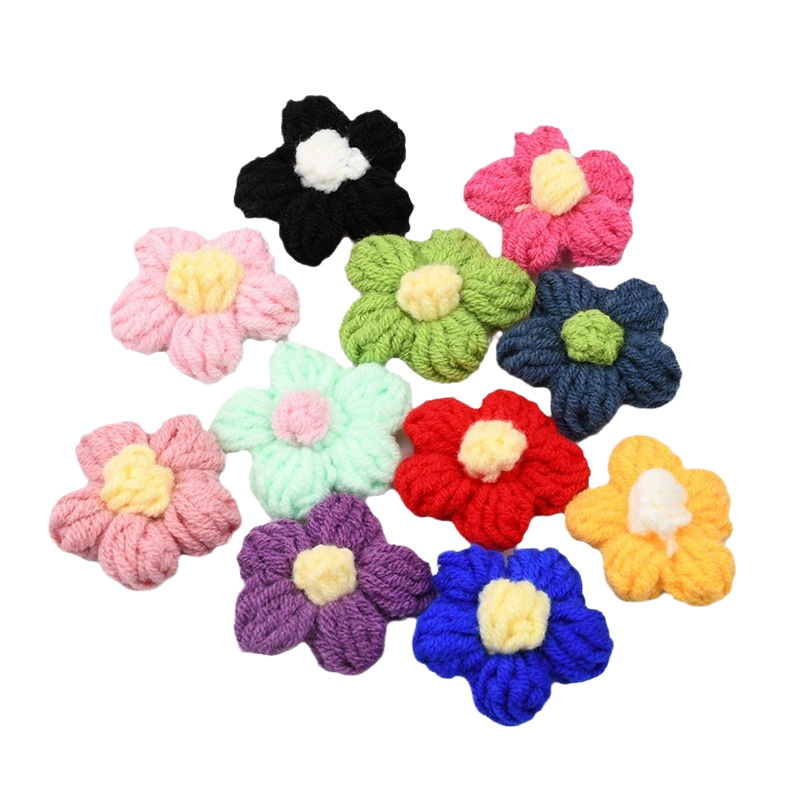 Handmade Crochet Five Petal Fl - Craft Embellishment 评论和价格